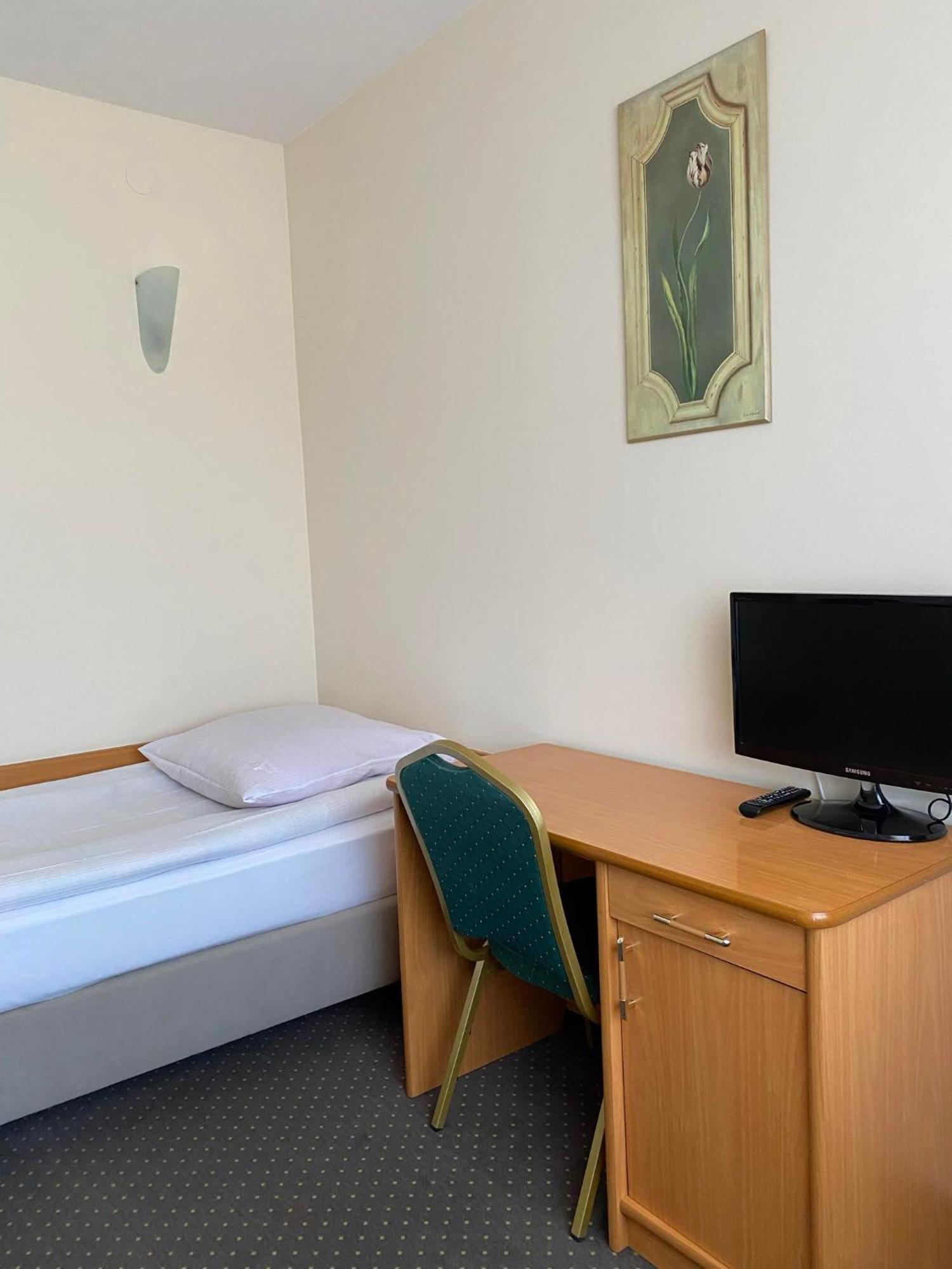 Cks Warszawa Hotel Kültér fotó